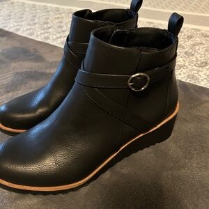 Lifestride Black Ankle Boots